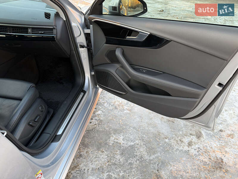 Седан Audi A4 2021 в Киеве