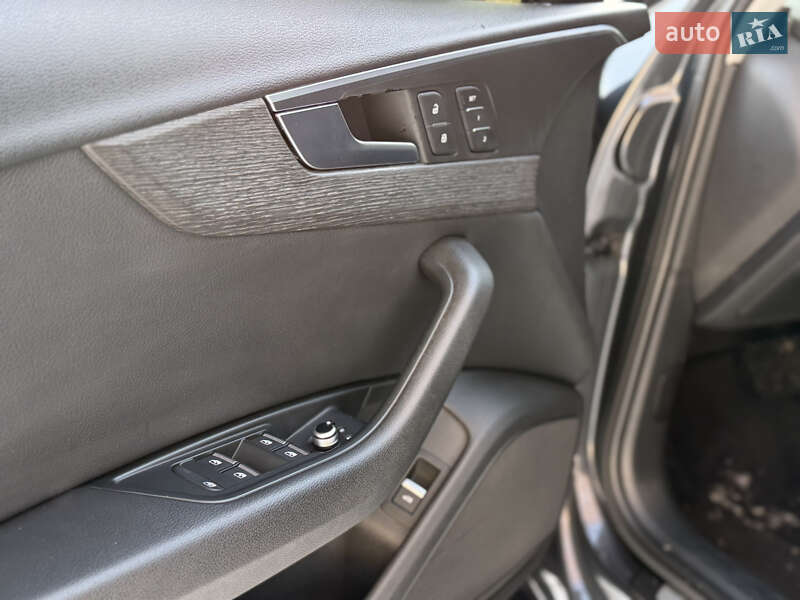 Седан Audi A4 2016 в Киеве