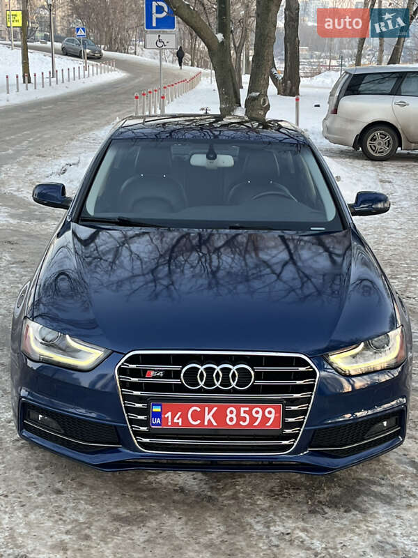 Седан Audi A4 2015 в Києві