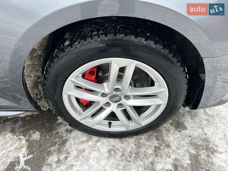 Седан Audi A4 2016 в Тернополі