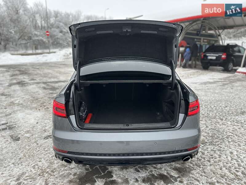 Седан Audi A4 2016 в Тернополі