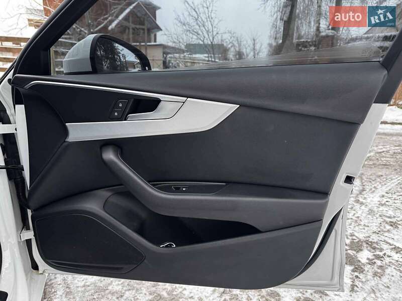 Седан Audi A4 2016 в Києві