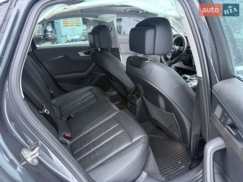 Седан Audi A4 2019 в Яворові