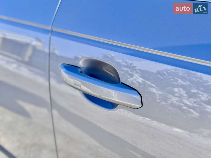 Седан Audi A4 2018 в Києві