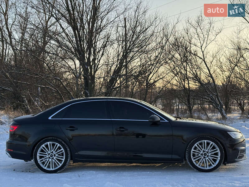 Седан Audi A4 2019 в Киеве