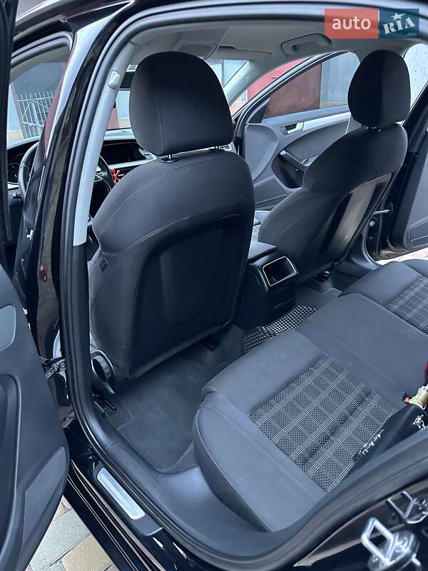 Седан Audi A4 2013 в Тернополі