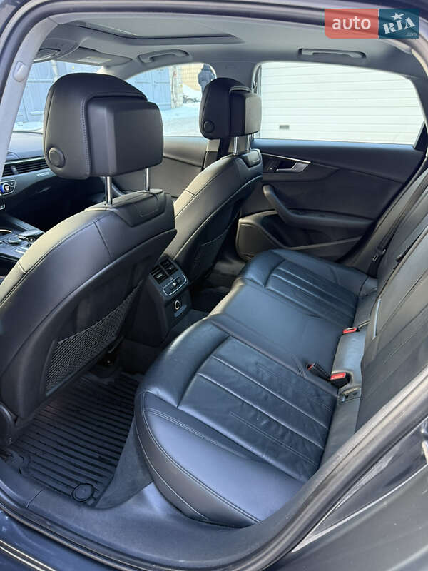 Седан Audi A4 2018 в Києві