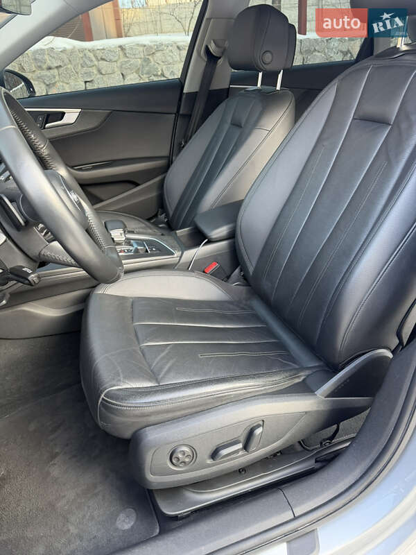 Седан Audi A4 2017 в Харкові