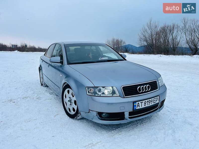 Седан Audi A4 2004 в Надворной