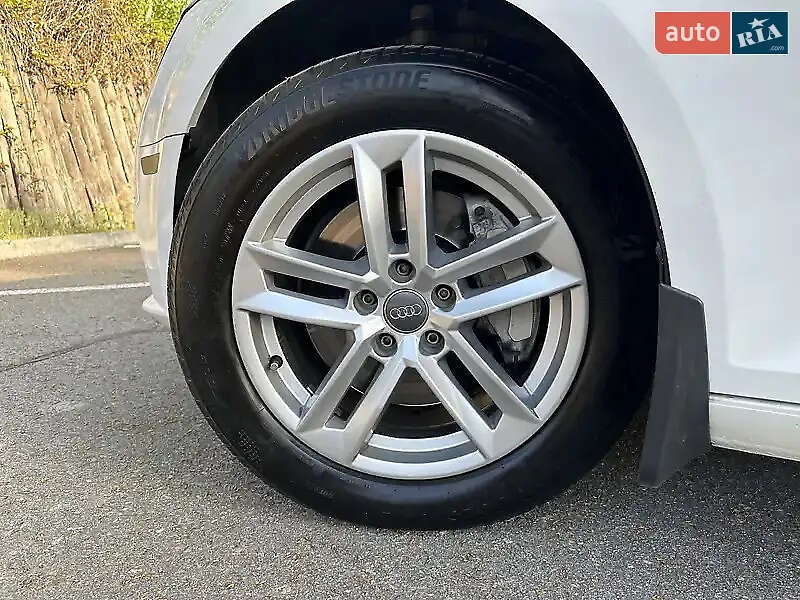 Седан Audi A4 2017 в Полтаве