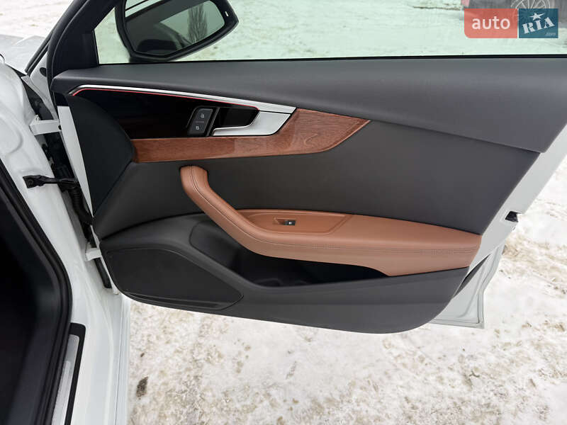 Седан Audi A4 2020 в Києві