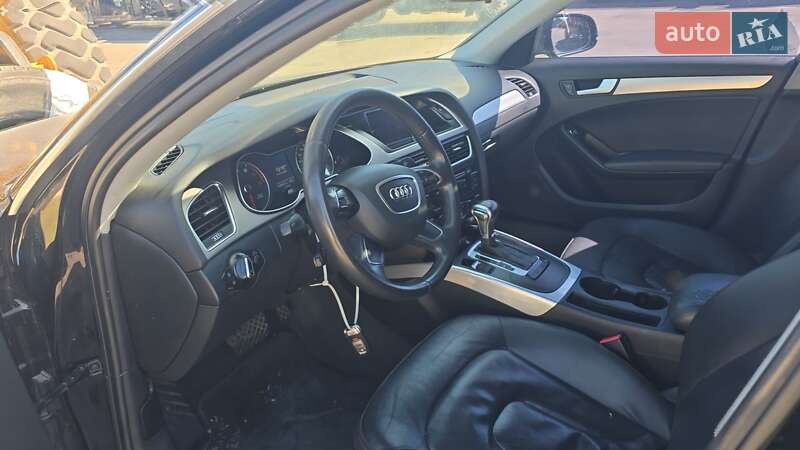 Седан Audi A4 2012 в Львові