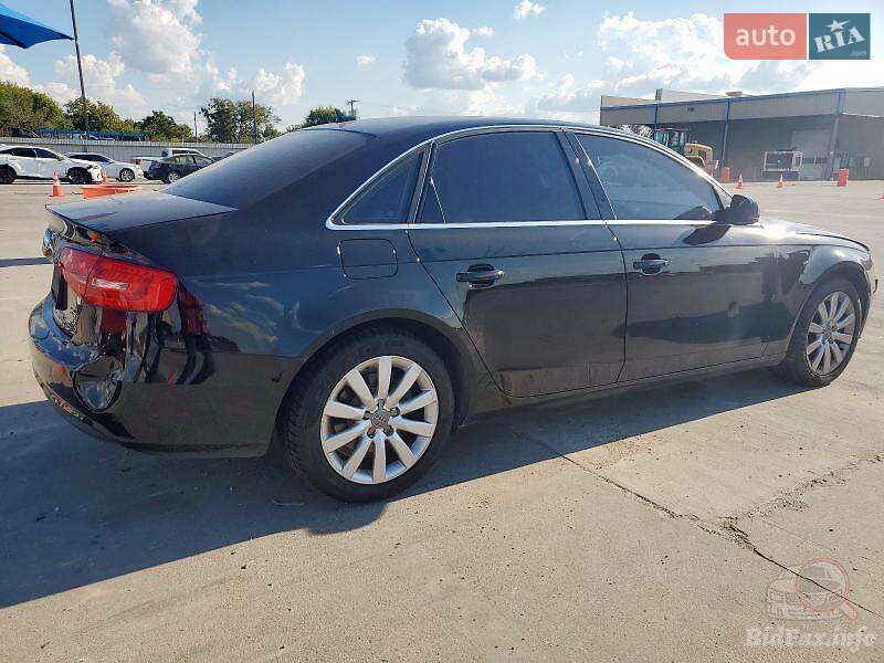 Седан Audi A4 2012 в Львові