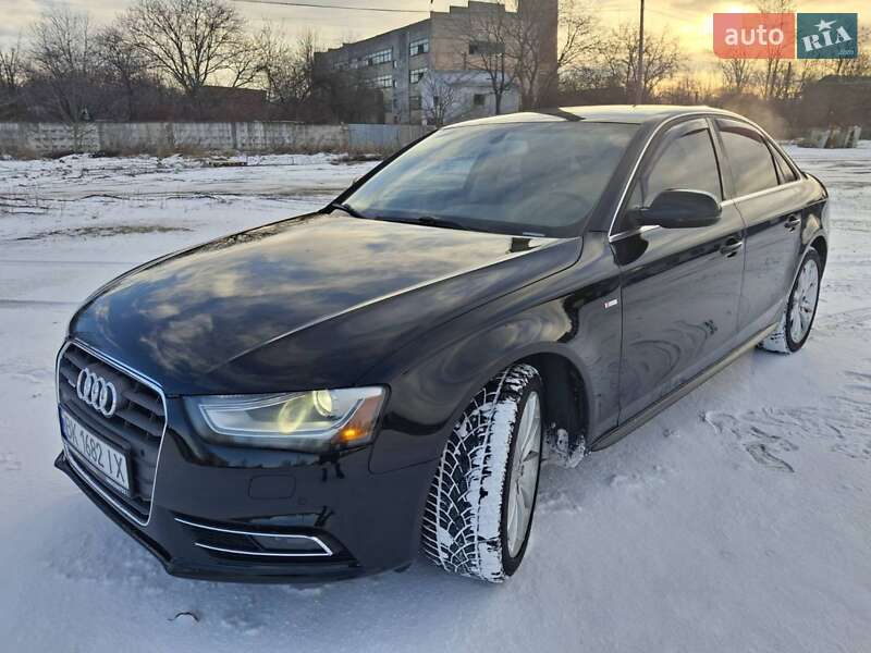 Седан Audi A4 2013 в Каменец-Подольском