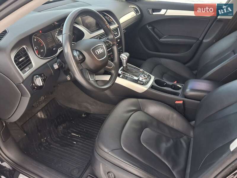 Седан Audi A4 2013 в Каменец-Подольском