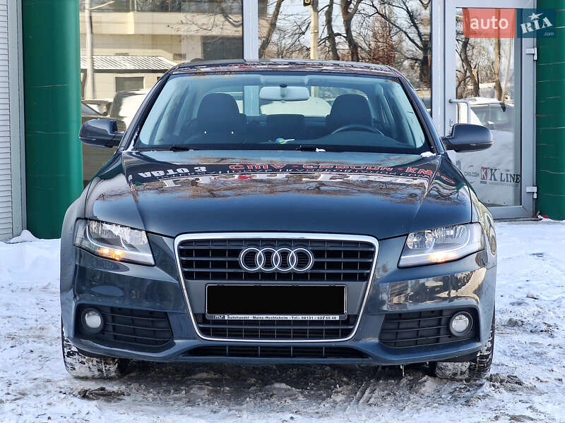 Седан Audi A4 2010 в Дніпрі