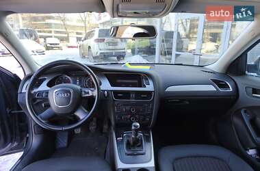 Седан Audi A4 2010 в Днепре