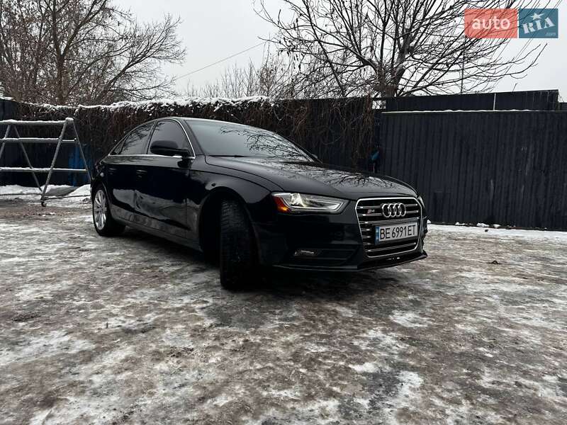 Седан Audi A4 2012 в Киеве