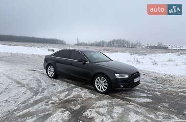Седан Audi A4 2013 в Виннице