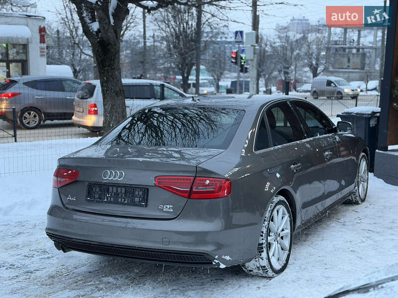 Седан Audi A4 2014 в Чернівцях
