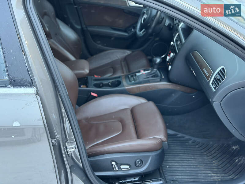 Седан Audi A4 2014 в Чернівцях