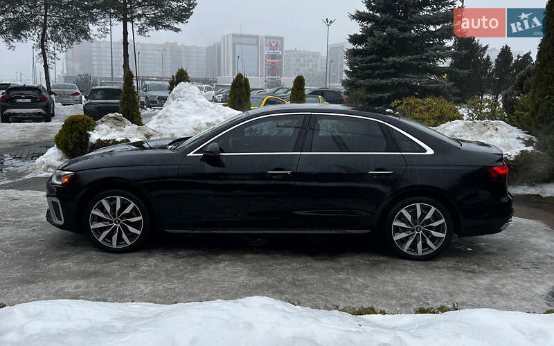 Седан Audi A4 2022 в Львове