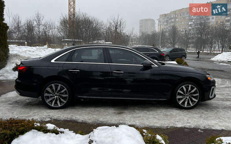 Седан Audi A4 2022 в Львове