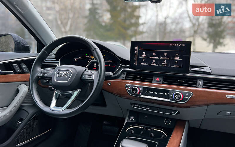 Седан Audi A4 2022 в Львове