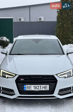 Седан Audi A4 2017 в Киеве