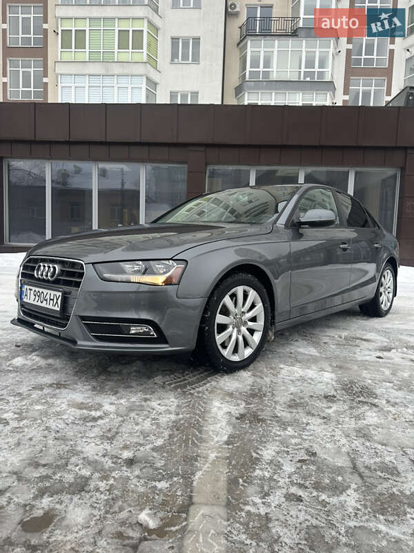 Седан Audi A4 2014 в Ивано-Франковске
