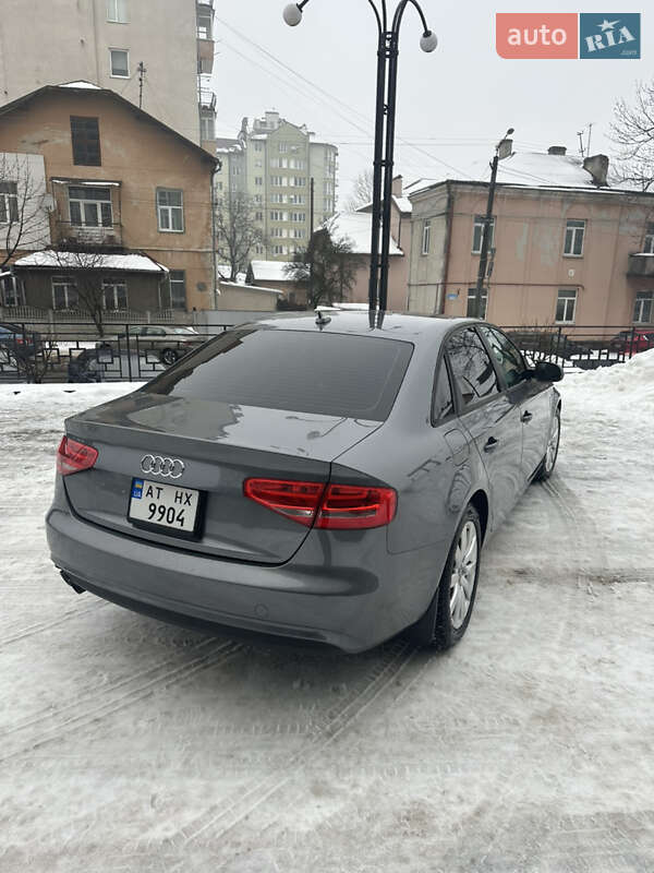 Седан Audi A4 2014 в Ивано-Франковске
