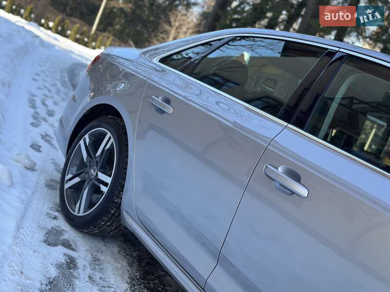 Седан Audi A4 2017 в Дрогобичі