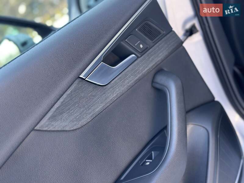 Седан Audi A4 2017 в Дрогобичі