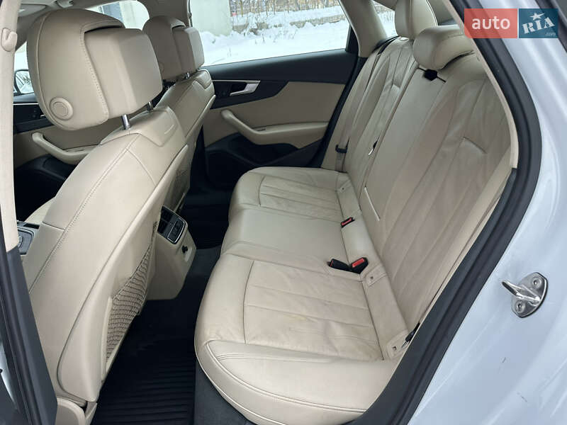 Седан Audi A4 2018 в Рівному