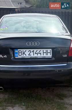 Седан Audi A4 2004 в Дубровице