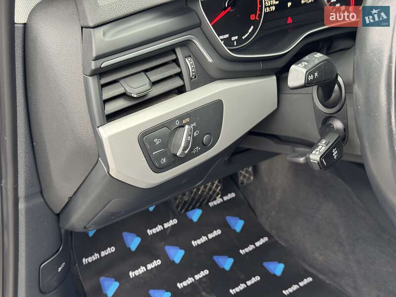 Седан Audi A4 2020 в Рівному