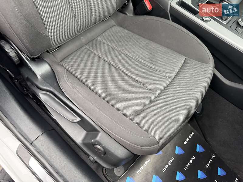 Седан Audi A4 2020 в Рівному