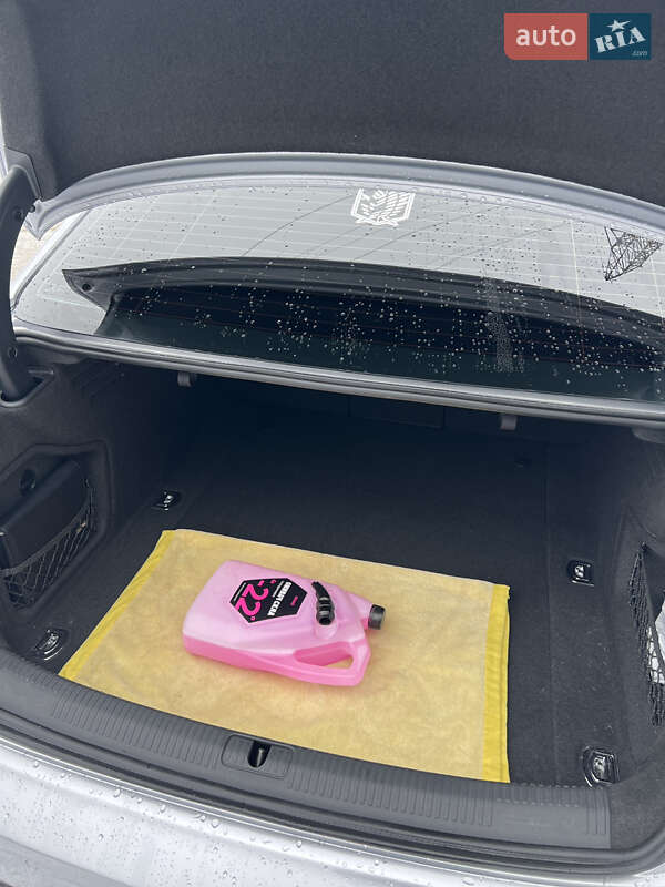 Седан Audi A4 2016 в Івано-Франківську