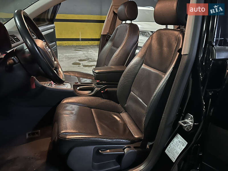 Седан Audi A4 2005 в Днепре