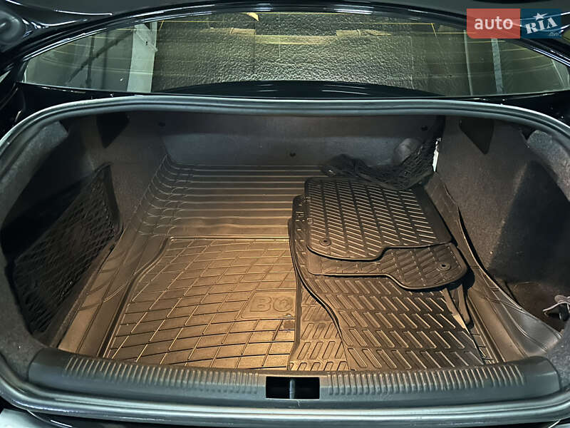 Седан Audi A4 2005 в Днепре