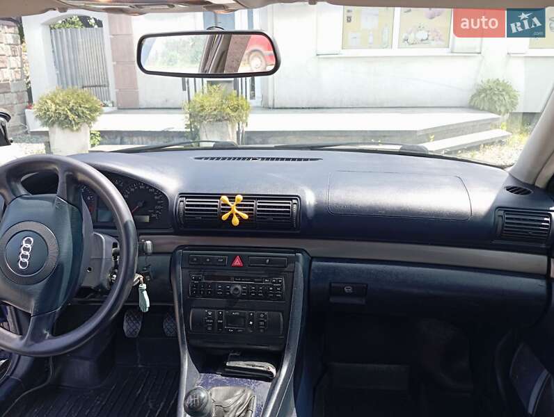 Універсал Audi A4 2000 в Почаєві