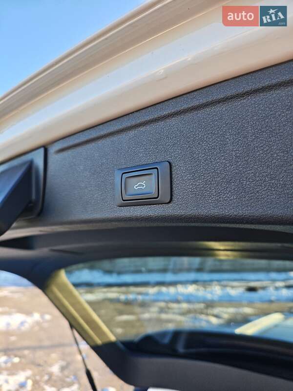 Універсал Audi A4 2015 в Луцьку