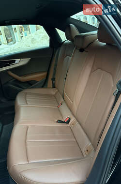 Седан Audi A4 2022 в Львове