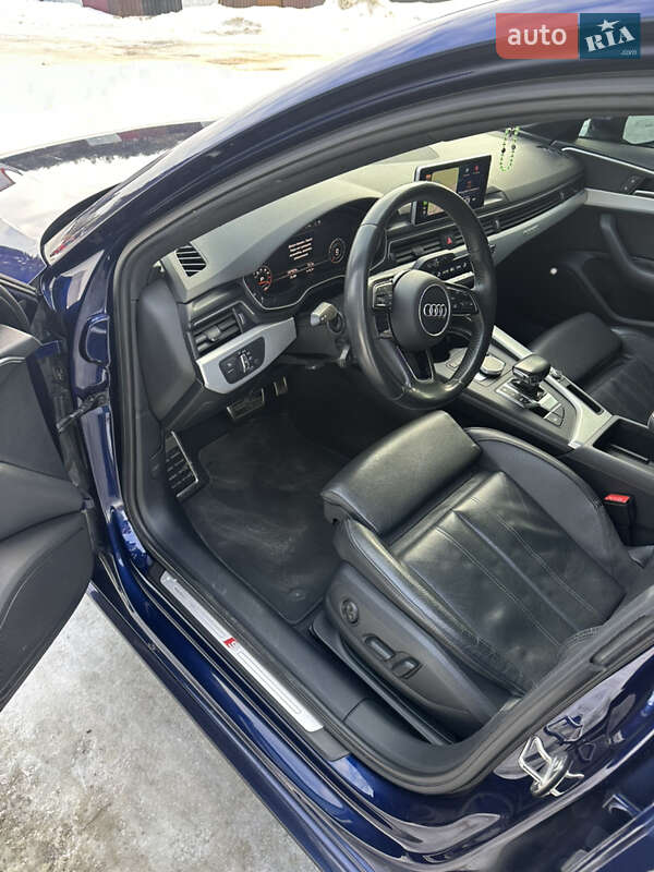Седан Audi A4 2018 в Львові