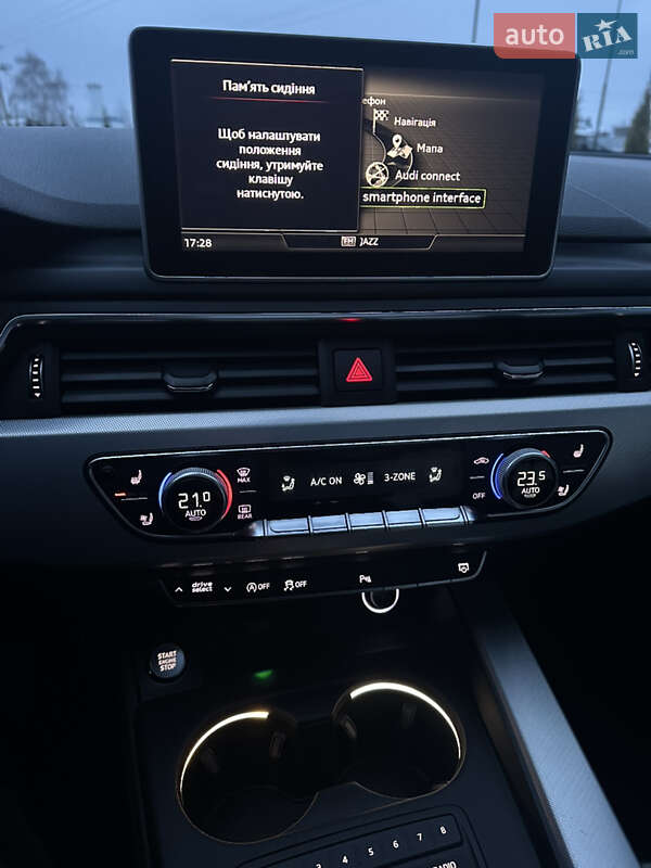 Седан Audi A4 2018 в Львові