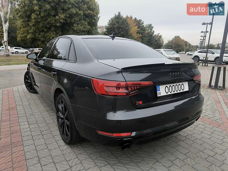Седан Audi A4 2017 в Днепре