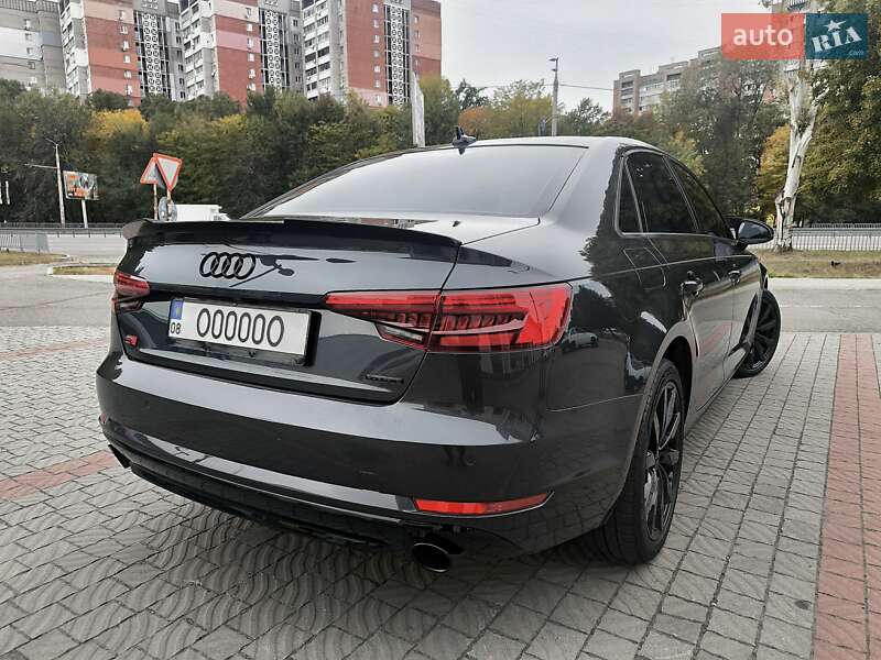 Седан Audi A4 2017 в Днепре