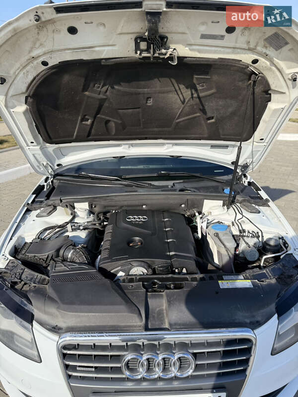 Седан Audi A4 2012 в Измаиле