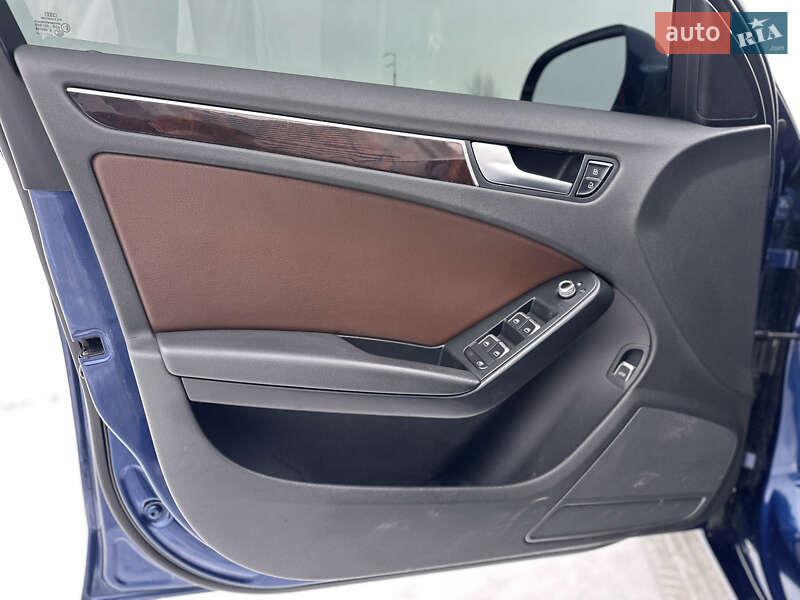 Седан Audi A4 2013 в Киеве