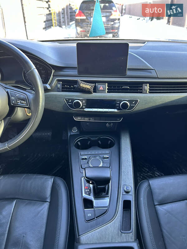 Седан Audi A4 2019 в Києві